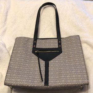 Gorgeous Stella and Dot city tote!